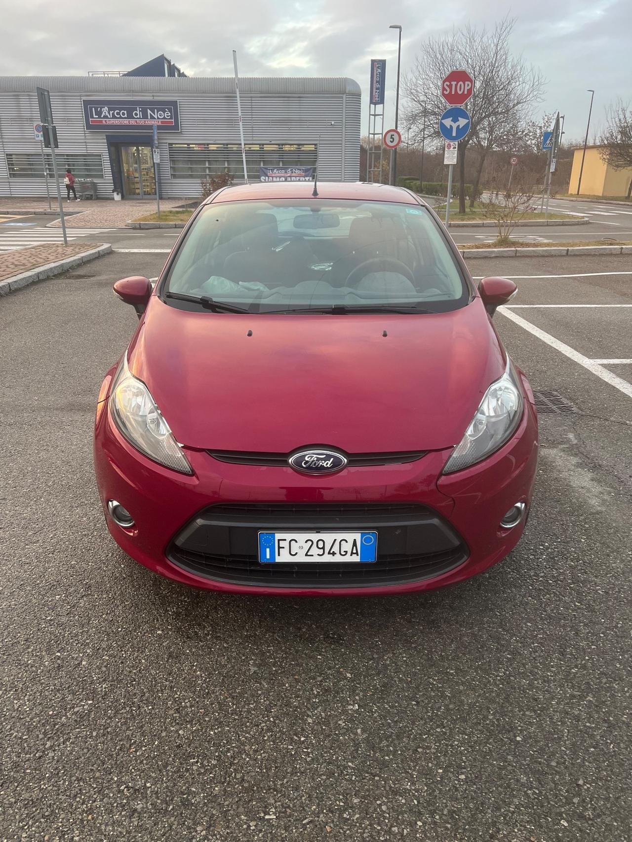 Ford Fiesta 1.4 16V 5p. Bz.- GPL Titanium Bs.