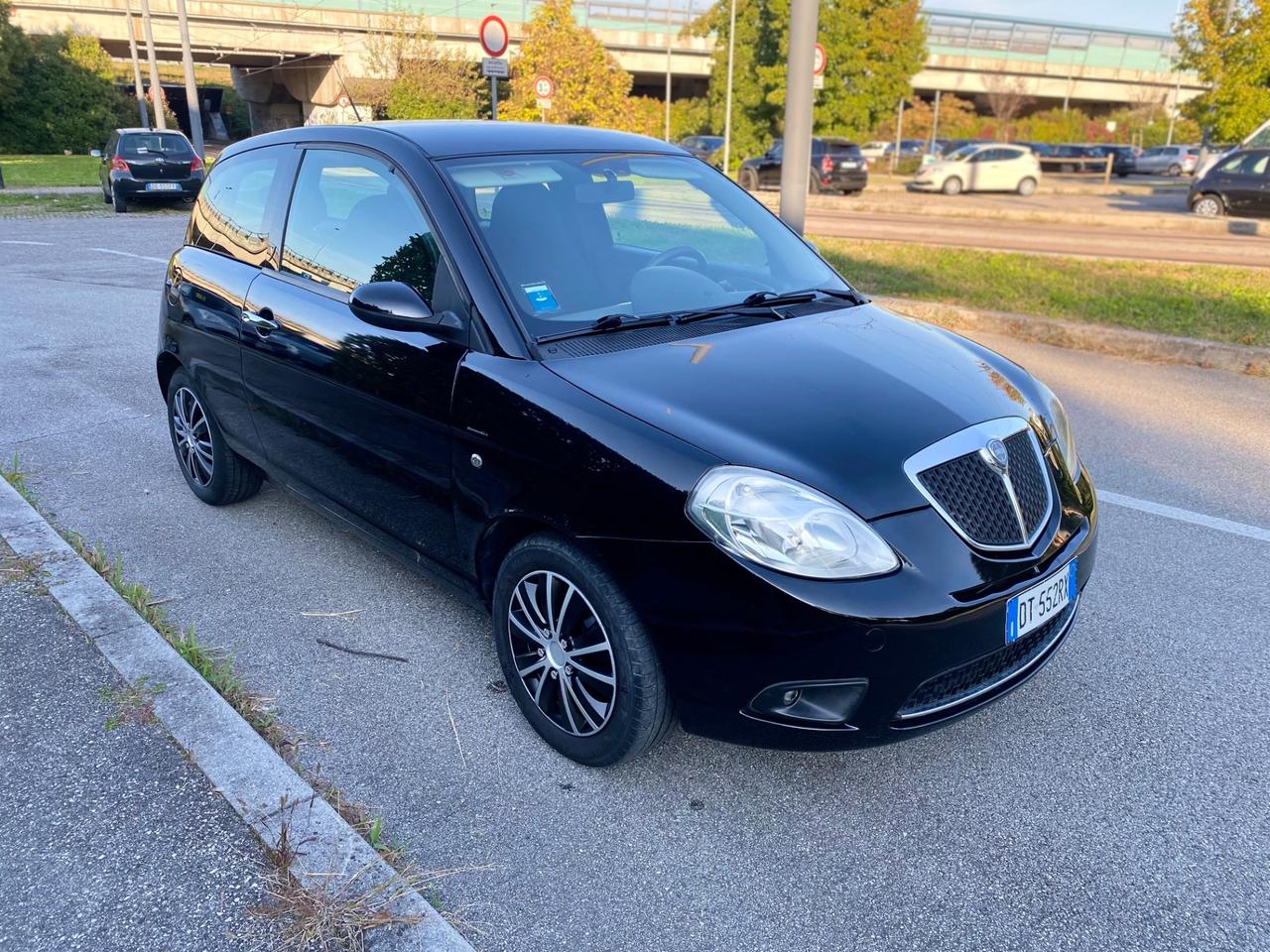 Lancia Ypsilon 1.2 Argento