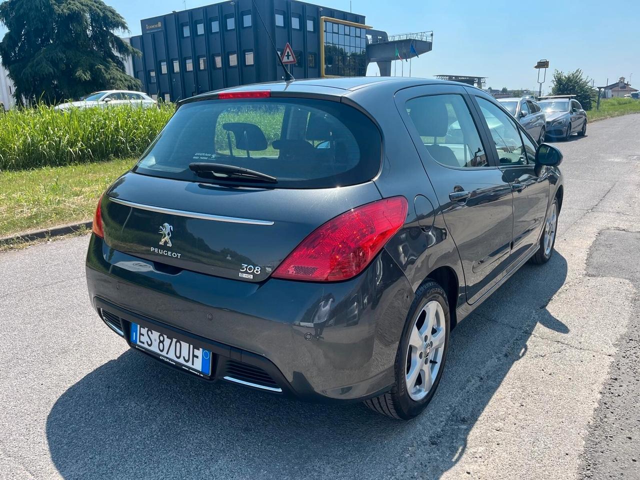 Peugeot 308 1.6 8V e-HDi 112CV