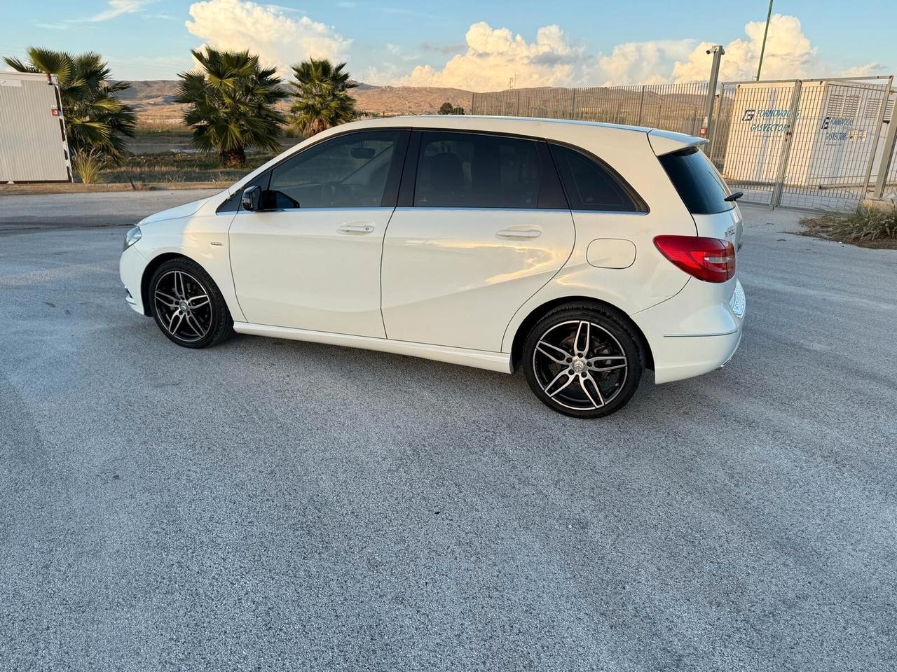 Mercedes-benz B 200 CDI BlueEFFICIENCY Premium