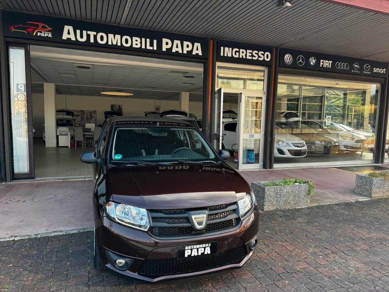 Dacia Sandero 1.2 75CV Serie Speciale Lauréate Family