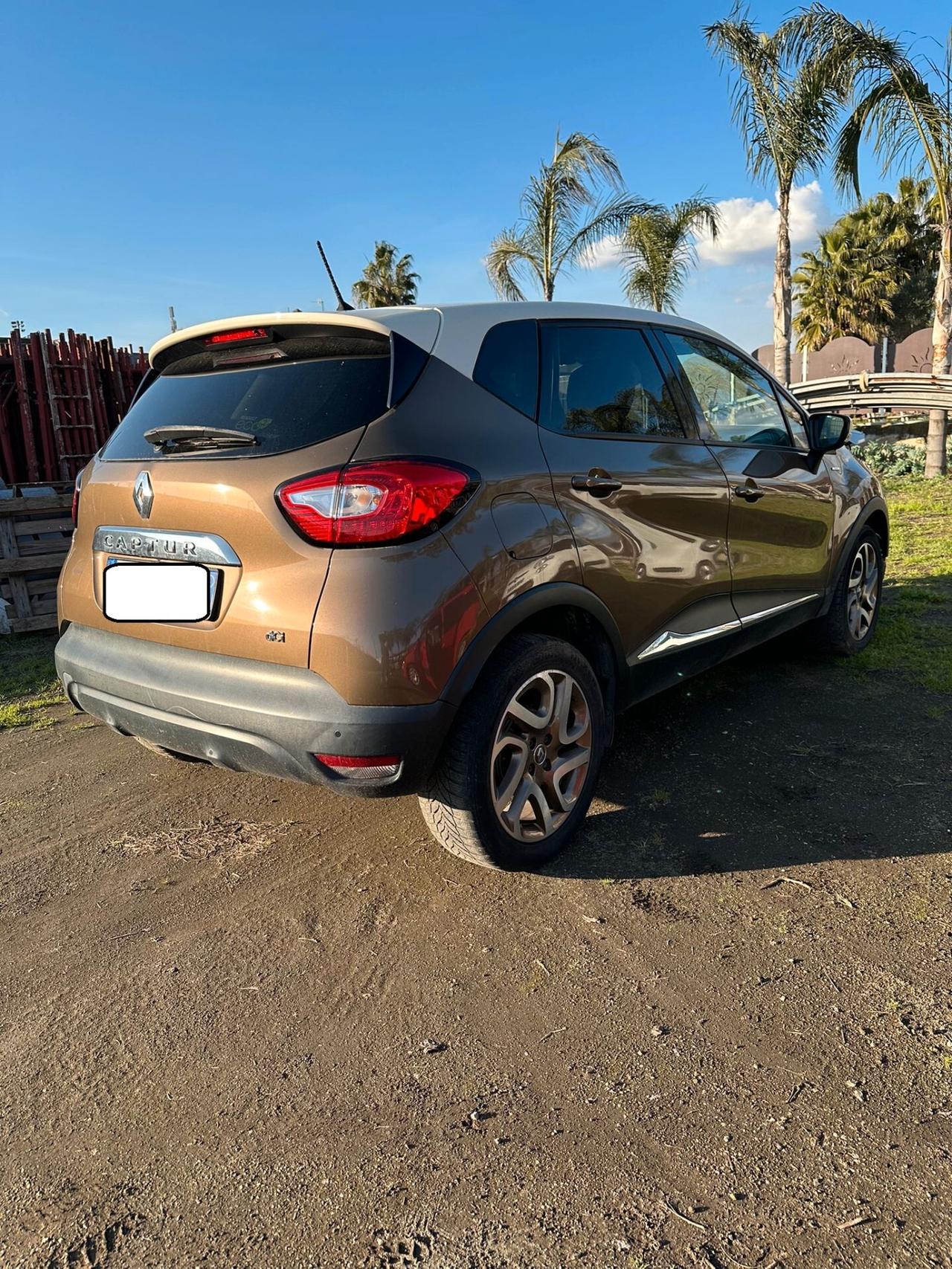 Renault Captur 1.5 90 Energy Iconic LEGGERMENTE SINISTRATA