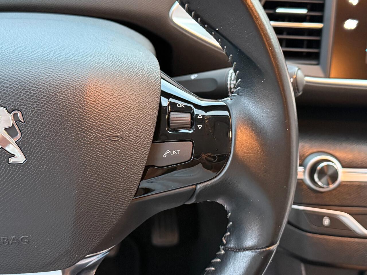 Peugeot 308 1.5 BlueHDi 100 SW NAVI CARPLAY – 2019