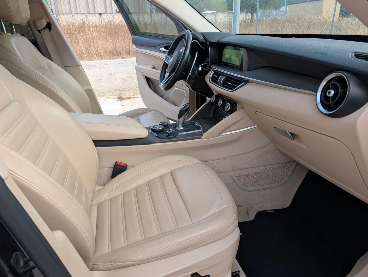 Alfa Romeo Stelvio 2.2 Turbodiesel 180 CV AT8 Q4 Super