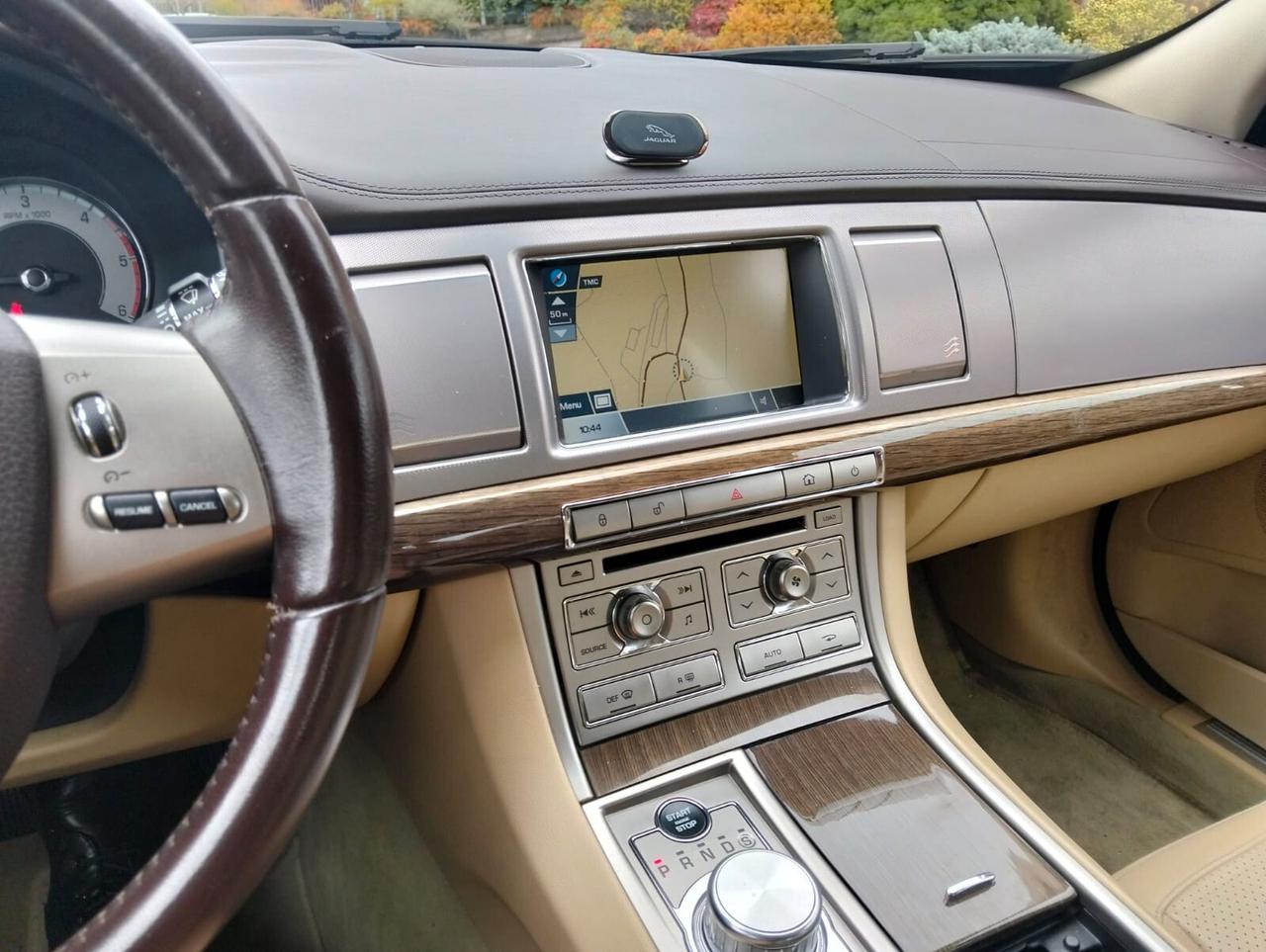 Jaguar XF 2.7D V6 Premium Luxury