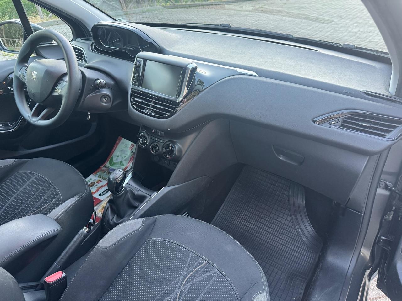 Peugeot 208 1.2 82Cv PureTech 2012