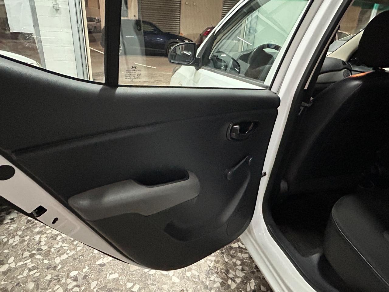 Hyundai i10 1.1 12V Fiorucci Soft Top