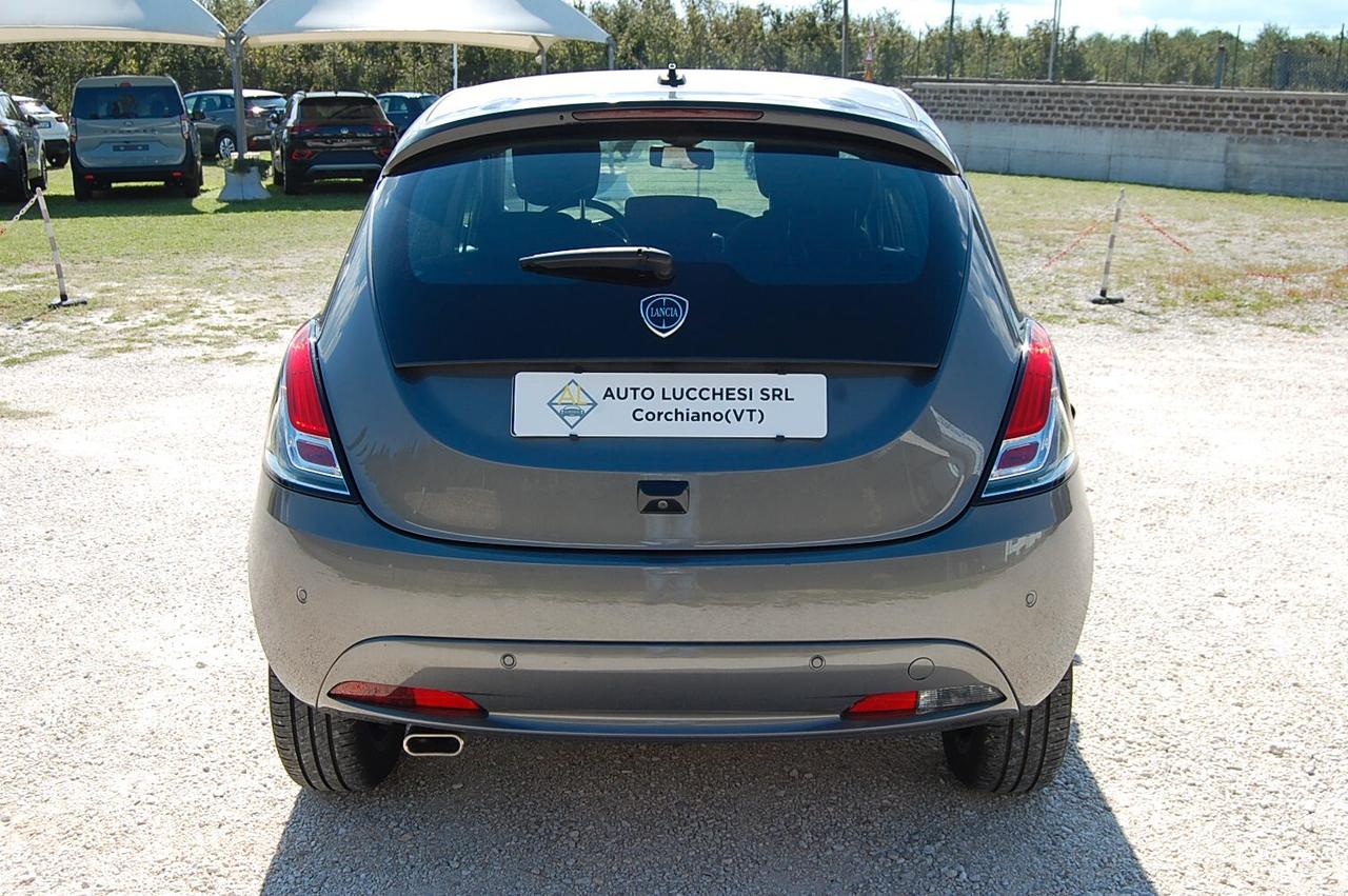 Lancia Ypsilon 1.0 FireFly 5 porte S&S Hybrid Platino