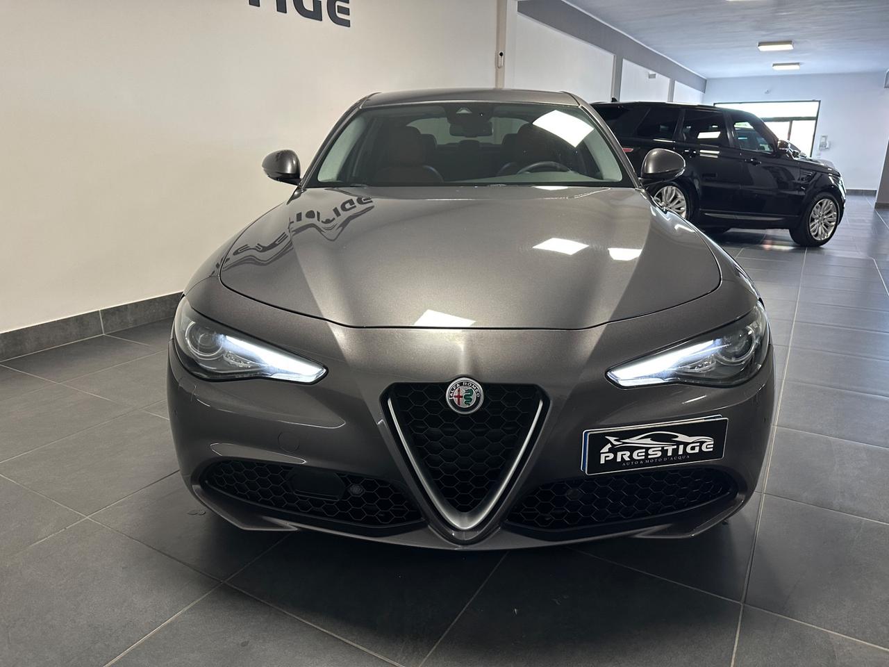 ALFA ROMEO GIULIA 2.2 T PELLE MARRONE 180CV UNIPRO