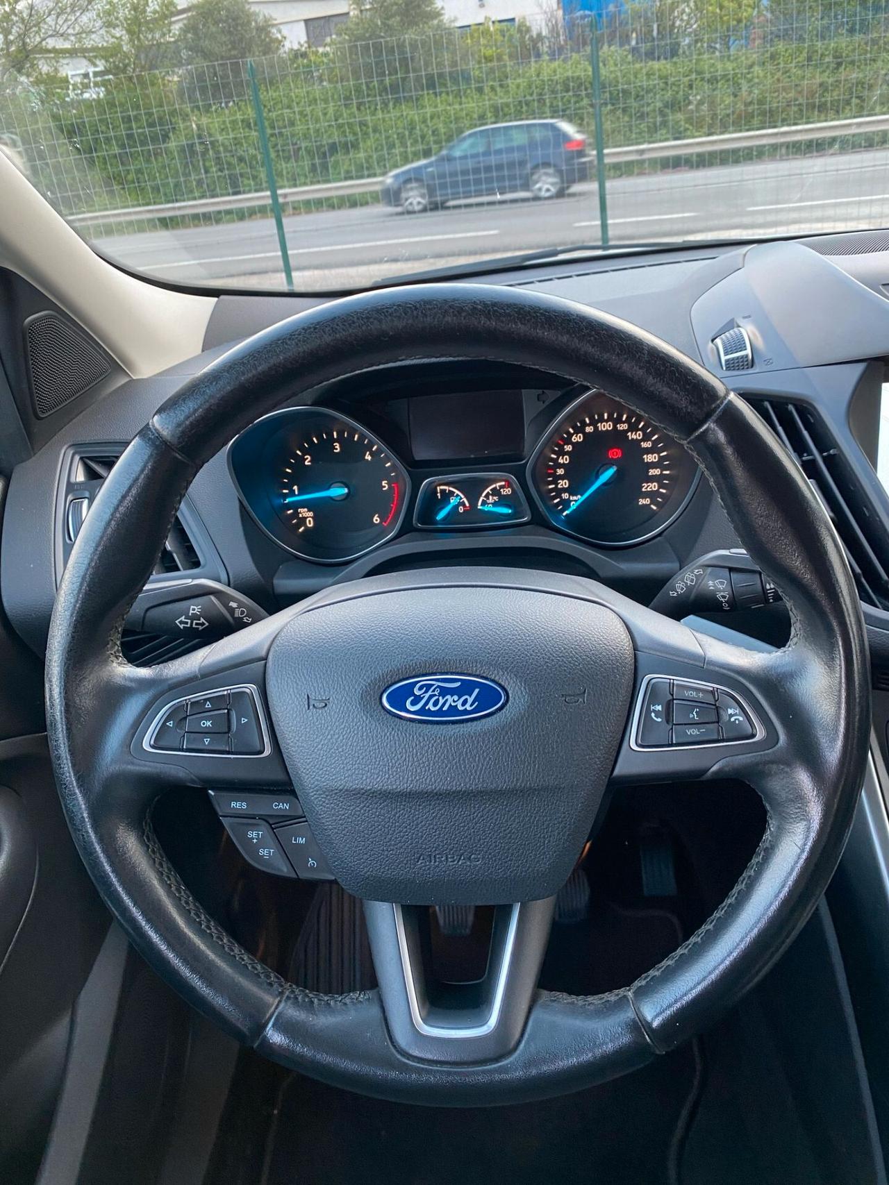 Ford Kuga 1.5 TDCI 120 CV S&S 2WD Business