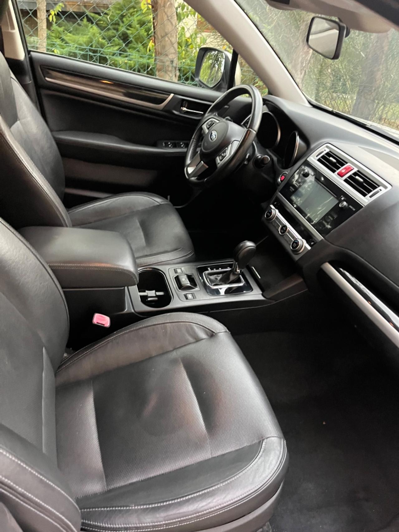 Subaru OUTBACK 2.0D Lineartronic Adventure
