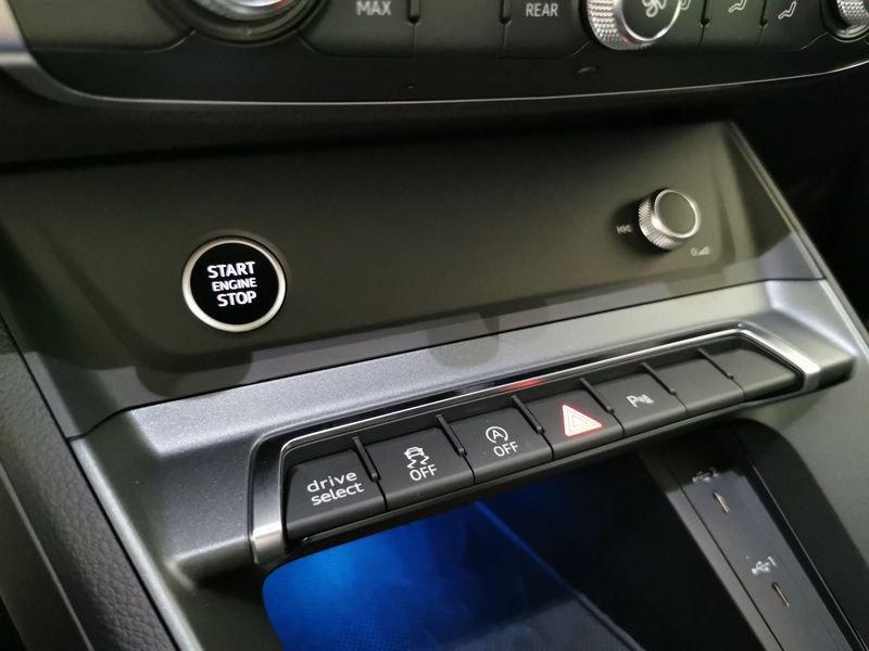 Audi Q3 45 2.0 tfsi Identity Black quattro 245cv s-tronic