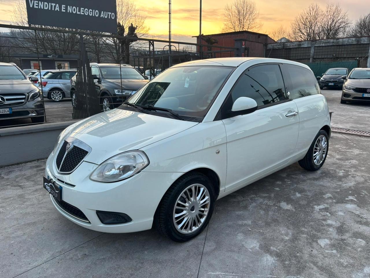 Lancia Ypsilon 1.4 Argento Ecochic GPL