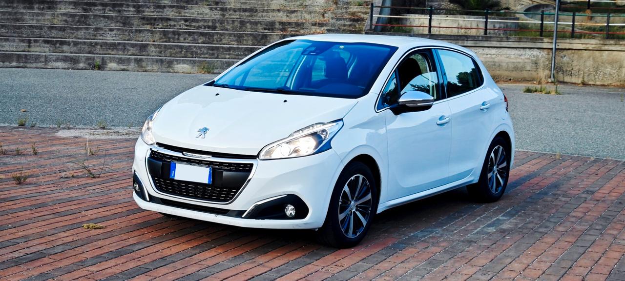 Peugeot 208 PureTech 82 5 porte Allure