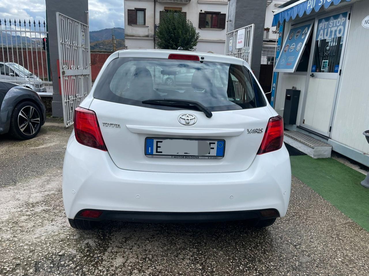 Toyota Yaris 1.0 5porte Active 2015