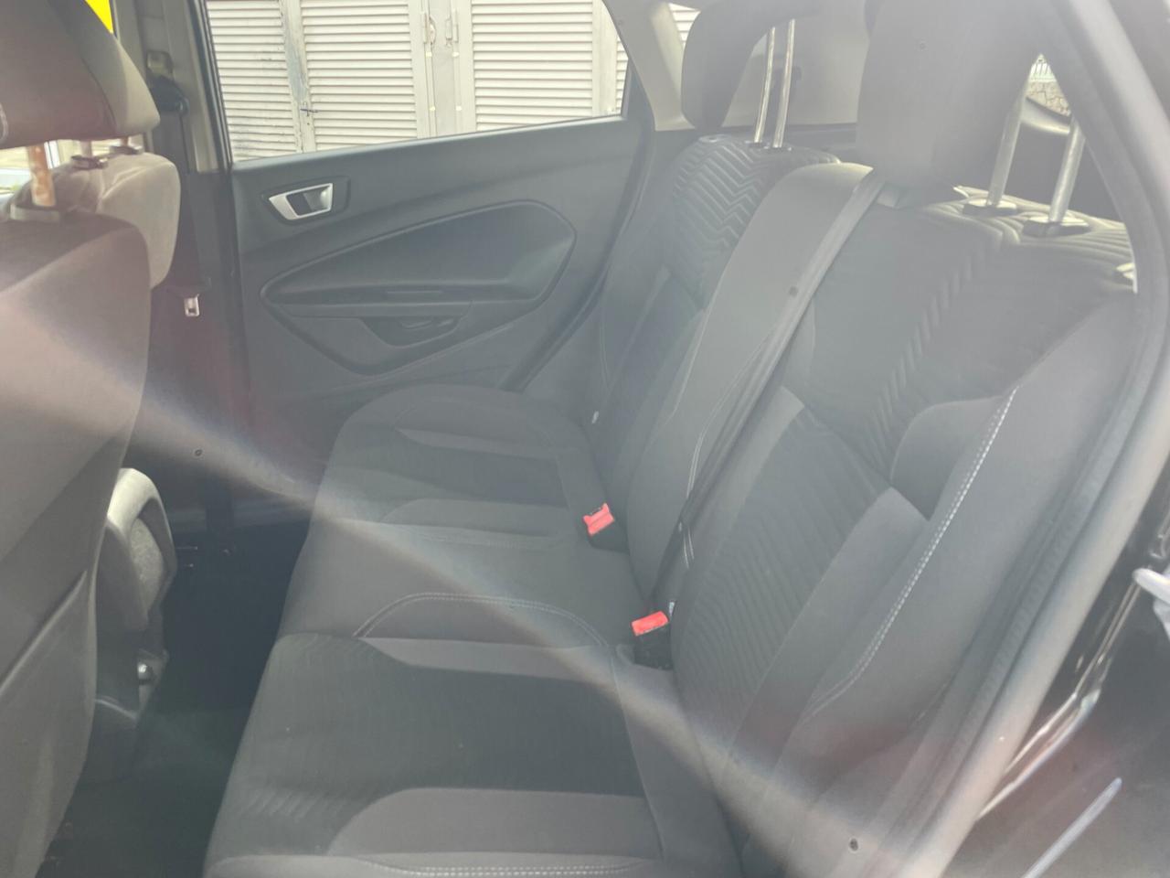 Ford Fiesta 1.5 TDCi 75CV 5 porte Business FINANZIABILE