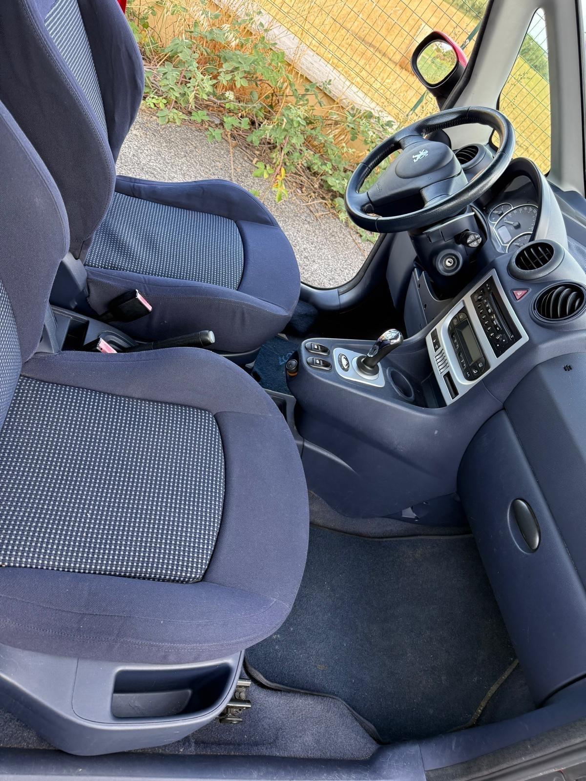 Peugeot 1007 1.4 Happy