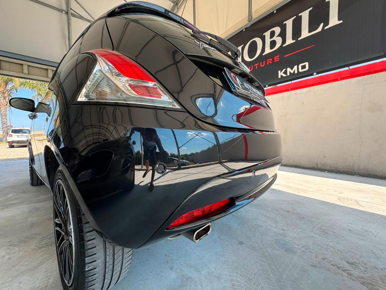 Lancia Ypsilon 1.2 69 CV 5 porte S&S Gold
