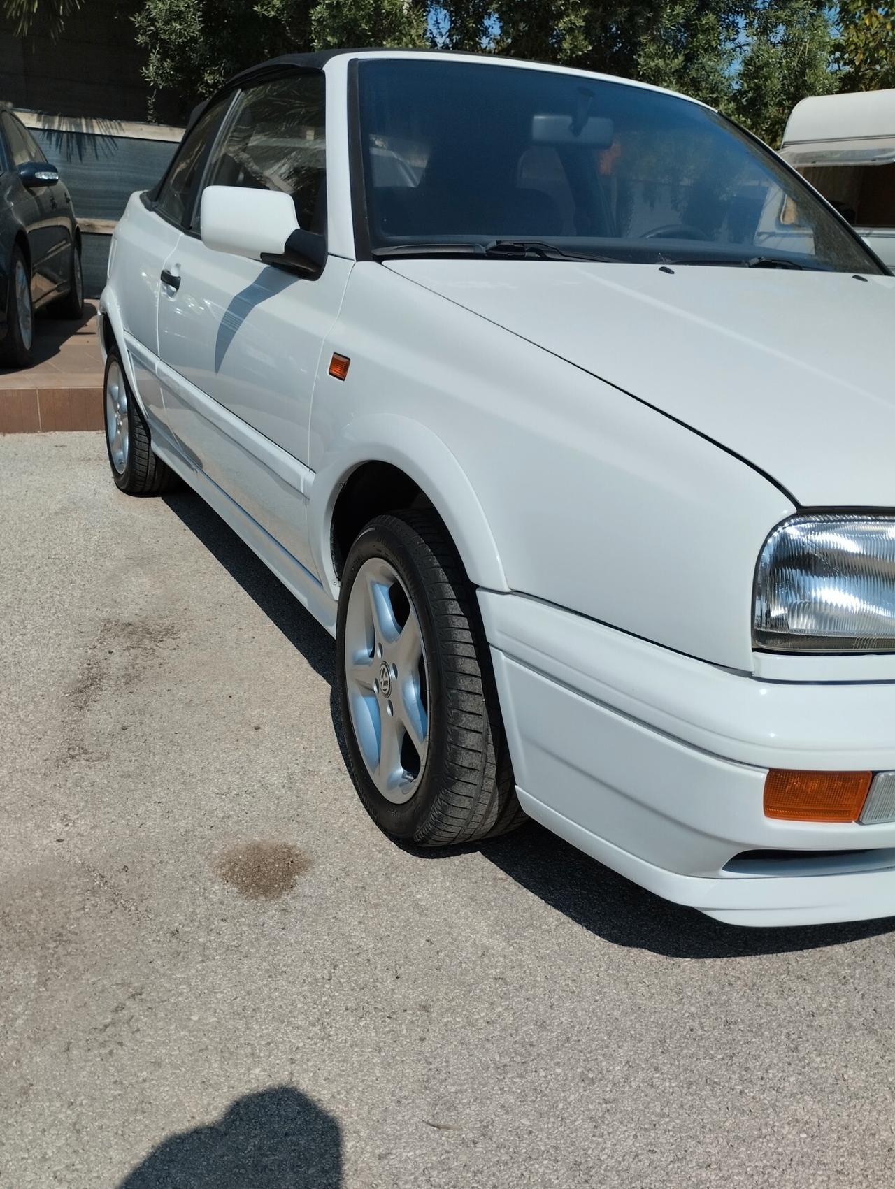 Volkswagen Golf Cabriolet Golf Cabriolet 1.8/75 CV cat Movie