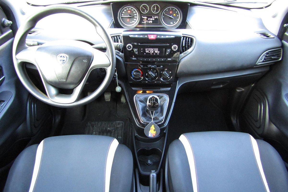 LANCIA Ypsilon 1.2 69 CV 5 porte GPL Ecochic Silver