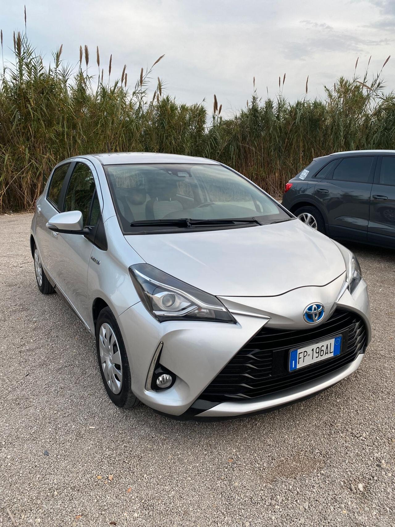 Toyota Yaris 1.5 Hybrid 5 porte Active