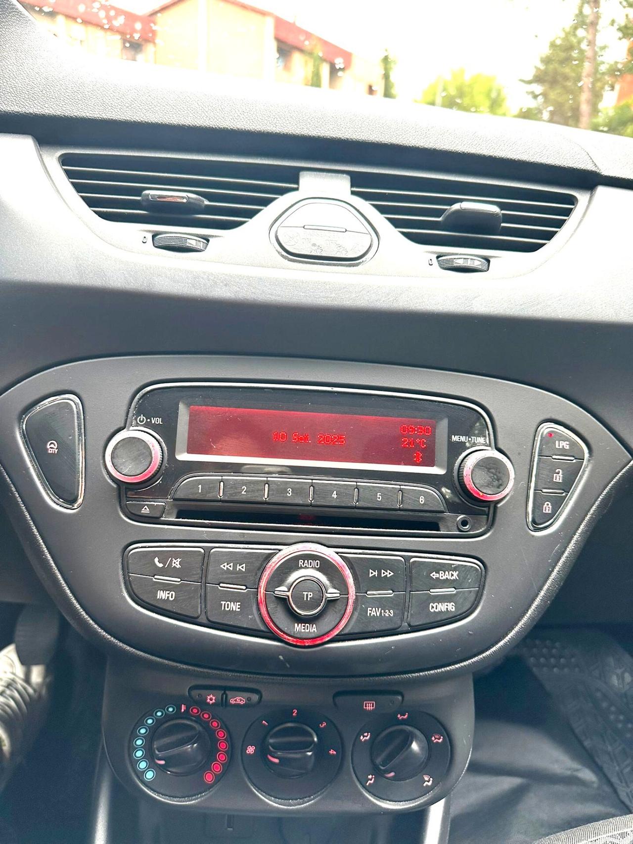 OPEL CORSA 1,4 GPL-UNICA PROPR-3 REVISIONI-EURO 6