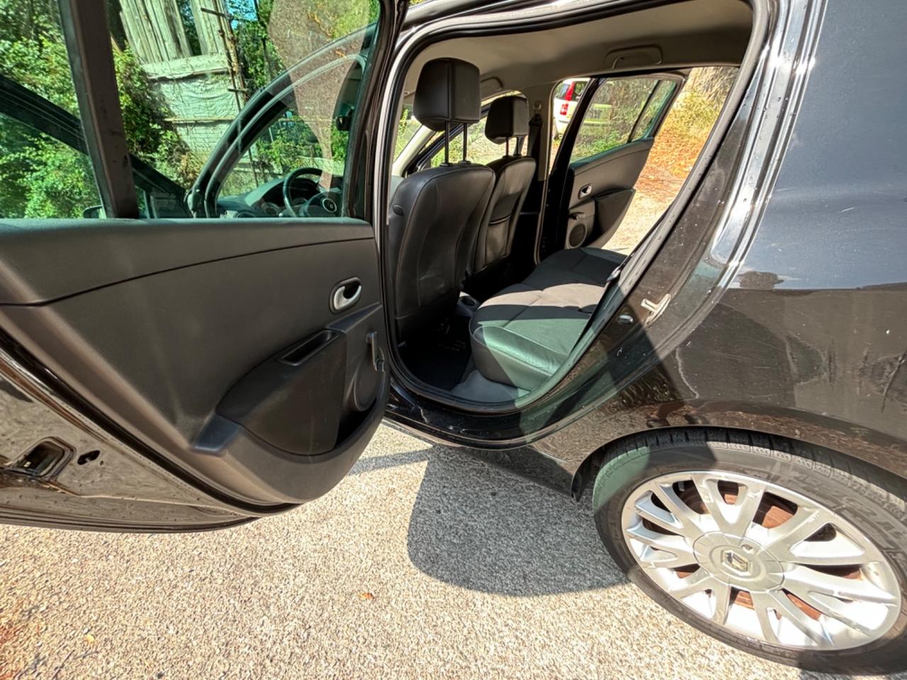Renault Clio 1.2 16V 5 porte Le Iene
