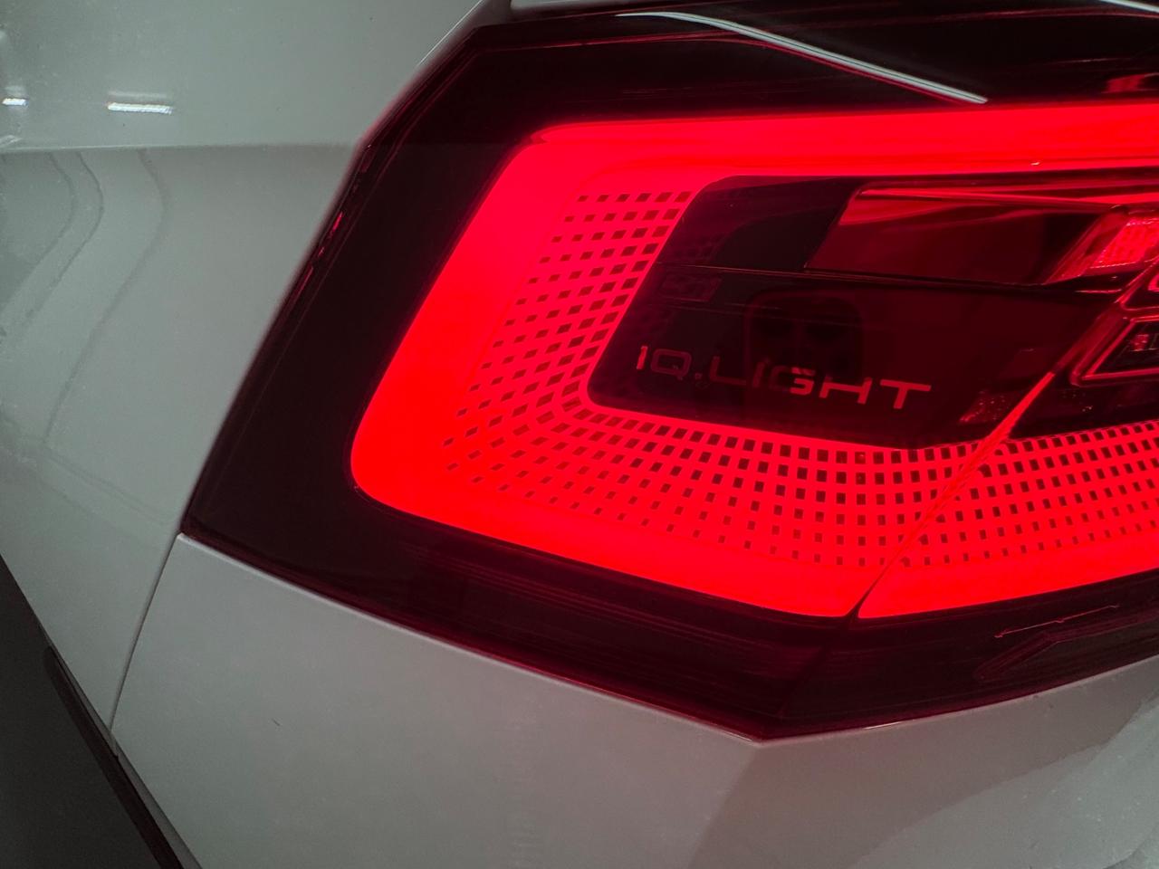 Volkswagen Golf 2.0 TSI DSG 4Motion R