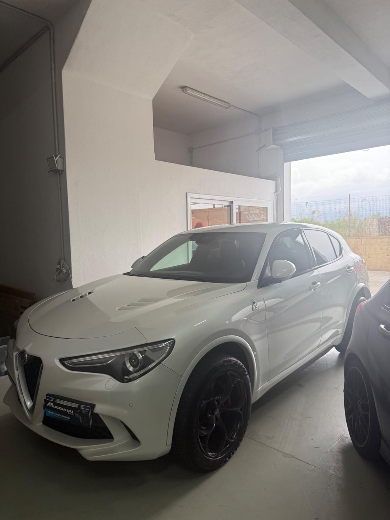 Alfa Romeo Stelvio 2.9 Bi-Turbo V6 510 CV AT8 Quadrifoglio
