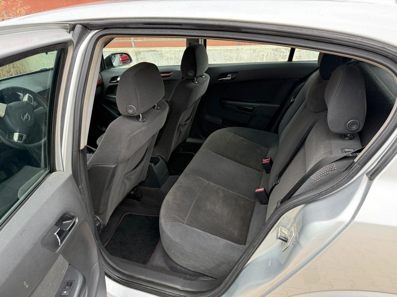 Opel Astra 1.7 CDTI 101CV 5 porte Cosmo