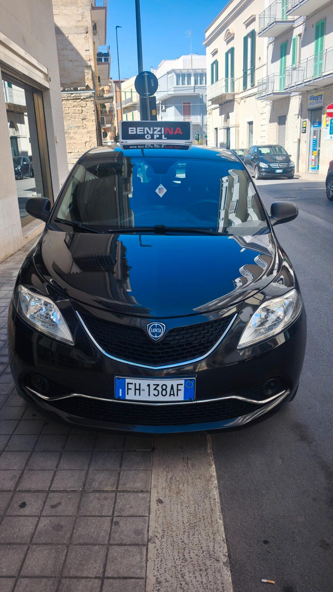 Lancia Ypsilon 1.2 69 CV GPL Ecochic Silver 2017