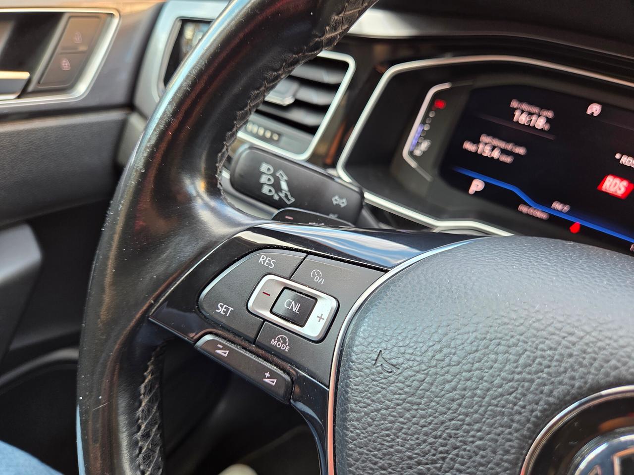 Polo 1.6 TDI 95 CV DSG 5p. R-LINE