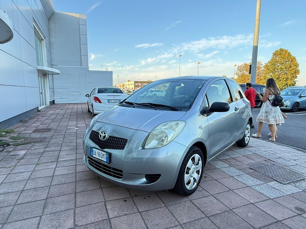 Toyota Yaris 1.0 5 porte Sol