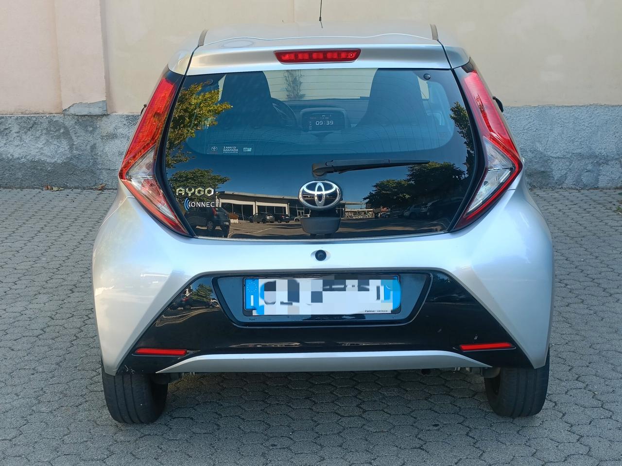 Toyota Aygo Connect 1.0 VVT-i 72 CV 5 porte x-play