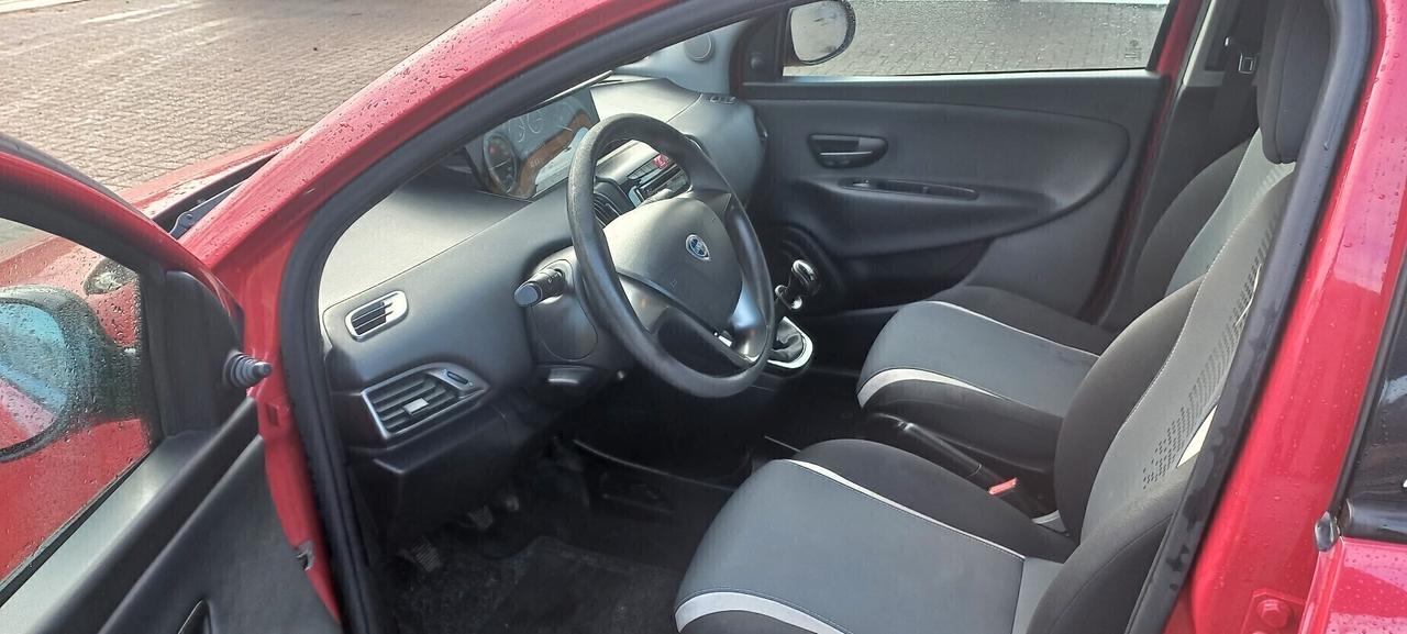 Lancia Ypsilon 1.2 69 CV 5 porte Elefantino