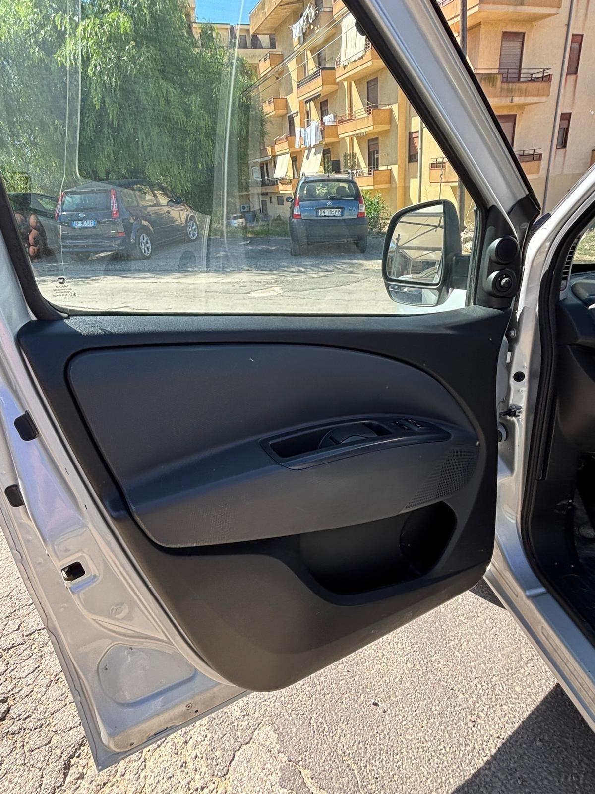 FIAT DOBLO' 2.0 MJT 136 CV DOPPIA PORTA LATERALE
