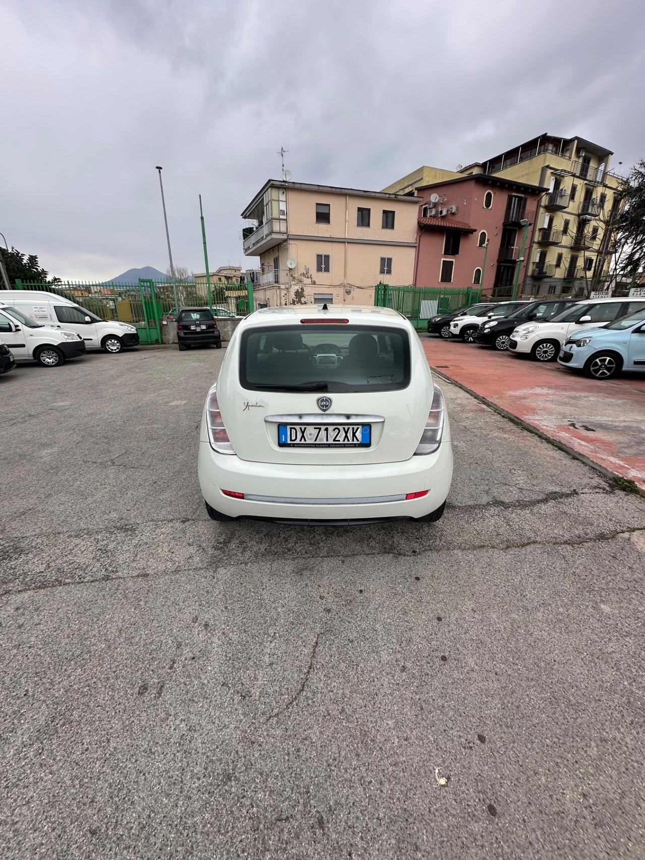 Lancia Ypsilon 1.4 Platino Ecochic GPL