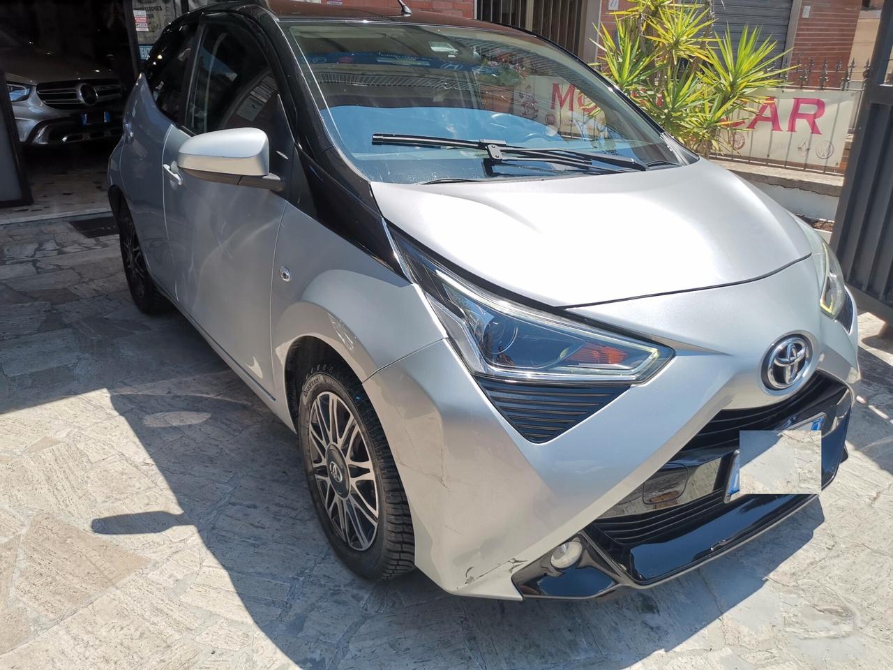 Toyota Aygo 1.0 VVT-i 72 CV 5 porte x-clusiv
