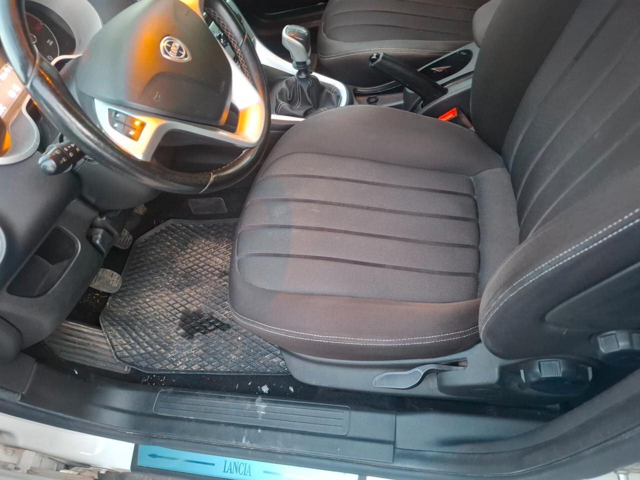 Lancia Delta 1.6 MJT DPF 105 CV Gold