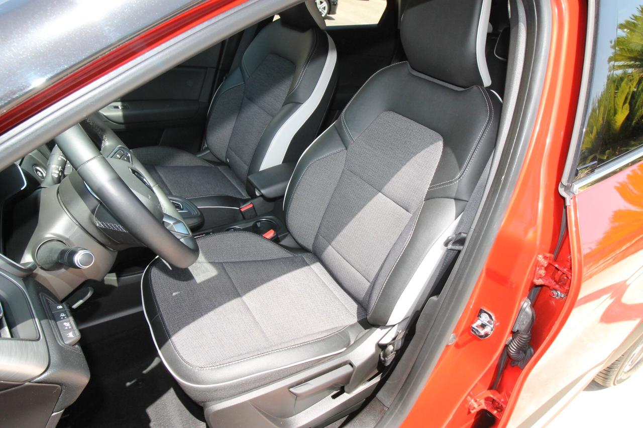 Renault Captur Plug-in Hybrid E-Tech 160 CV Intens|12.2021