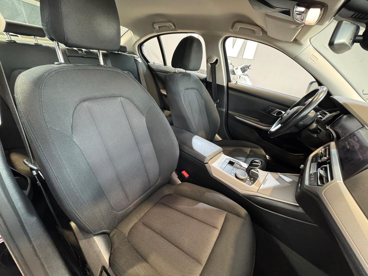 bmw 318d Sport 150cv auto