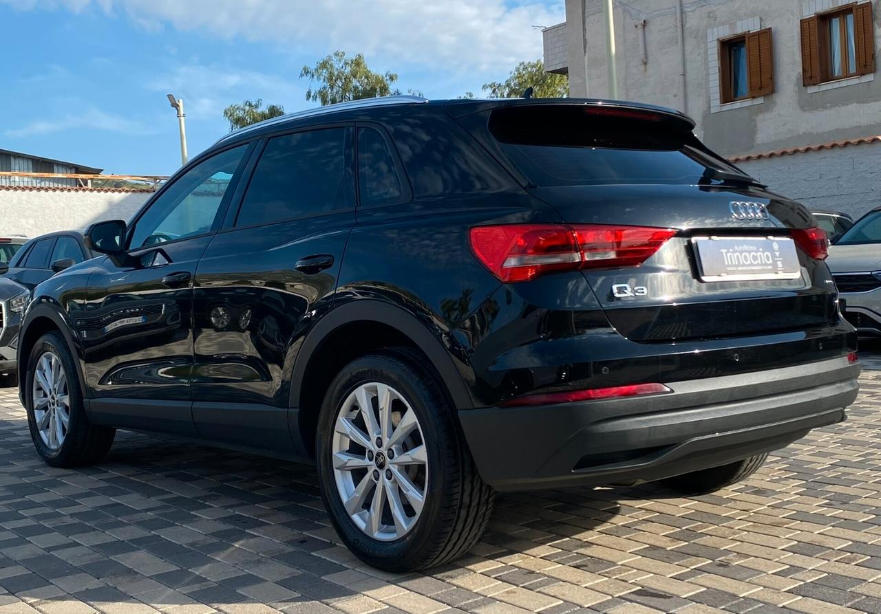 Audi Q3 Business 2.0 TDI 150CV s-tronic quattro 35