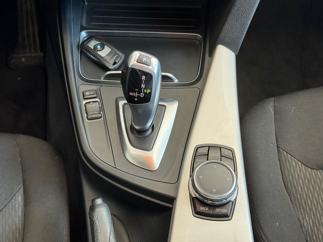 Bmw 318 318d xDrive Touring Luxury