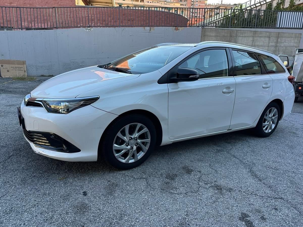 Toyota Auris Touring Sports 1.6 D-4D Lounge