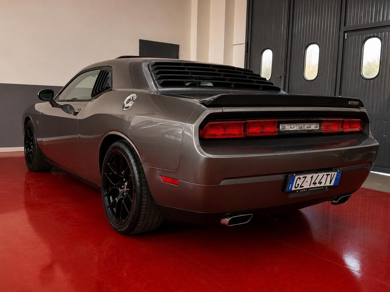 Dodge Challenger 6.4 v8 477cv