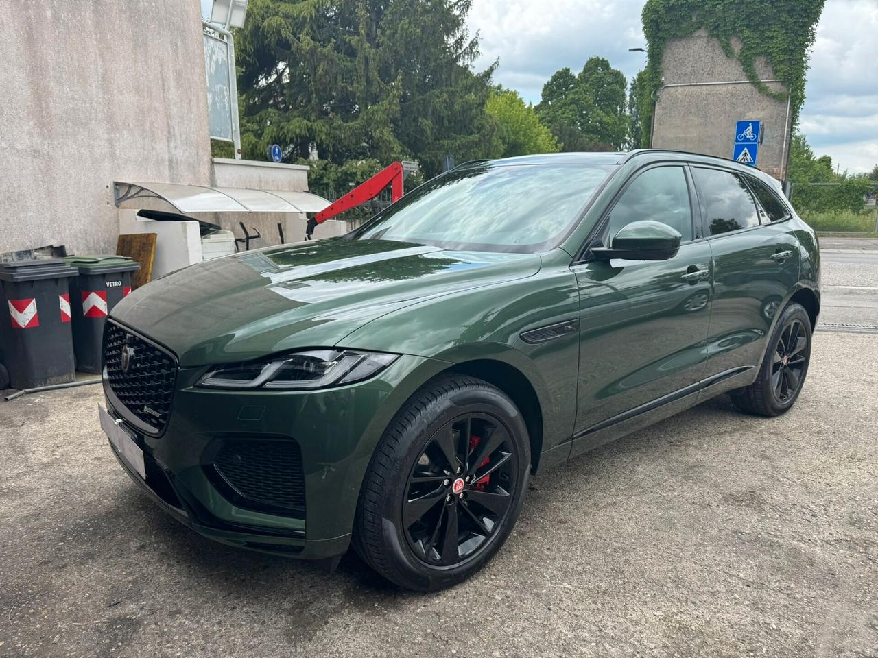 Jaguar F-Pace 2.0 D 204 CV AWD aut. R-Dynamic SE limited edition GREENSTONE