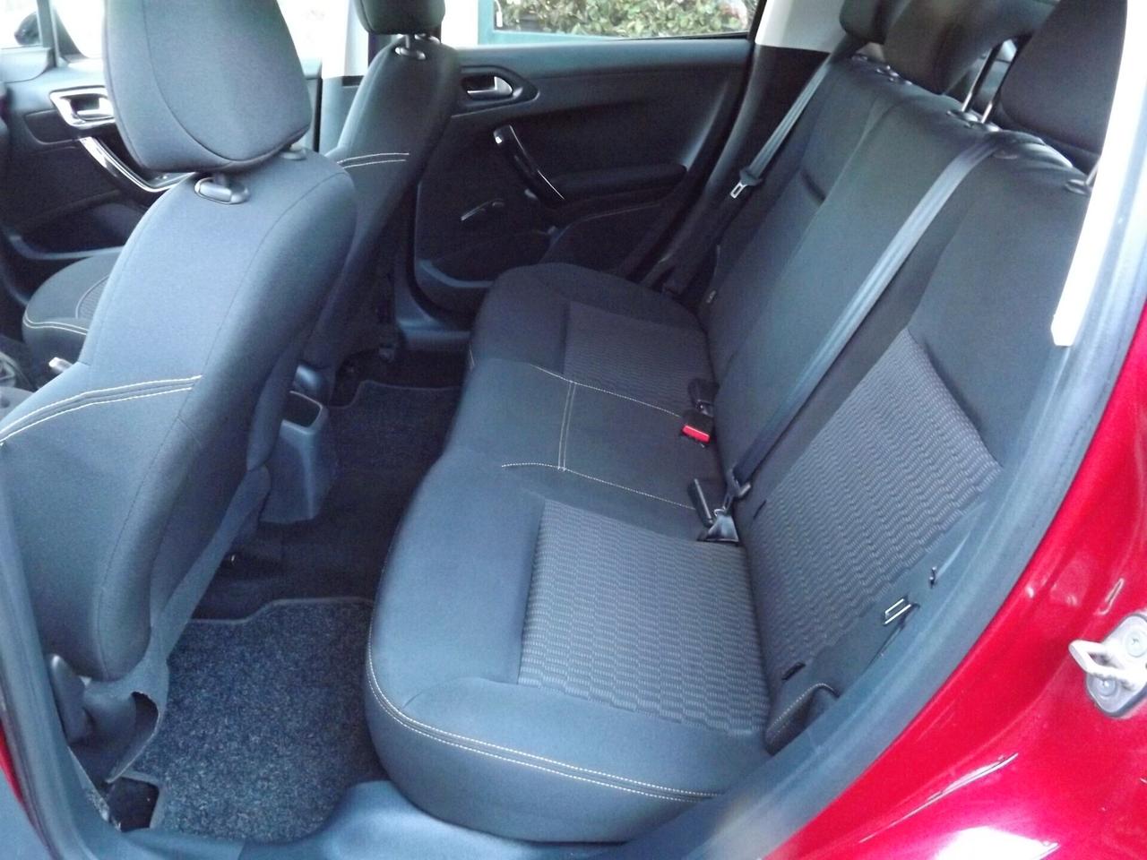 Peugeot 208 1.2 b Allure