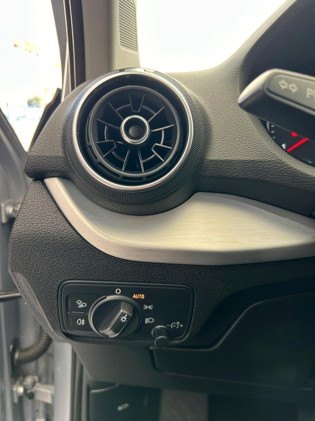 Audi Q2 30 TDI S tronic Admired 1.6 Diesel 116 cv