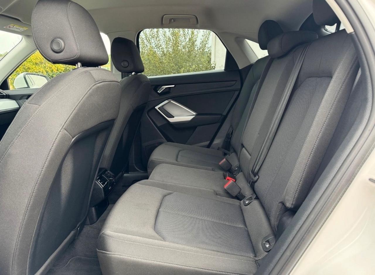 Audi Q3 SPB 45 TFSI e S tronic Business Plus