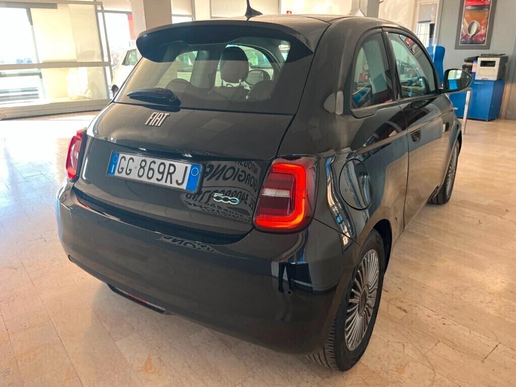 Fiat 500e Berlina 42 kWh Icon